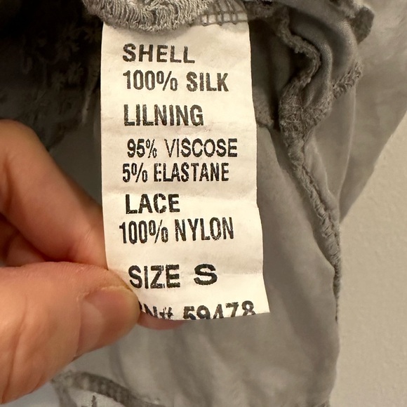 Italian made 100% silk light grey tunic/blouse w lace trim S - Picture 3 of 6